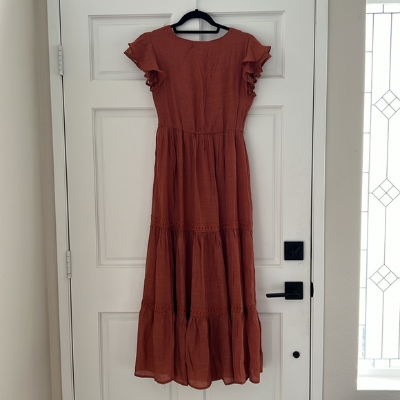 Maison Garrison Sofia Lace Crepe Tiered Short Sleeve in Rust Maxi Dress - Picture 3 of 8